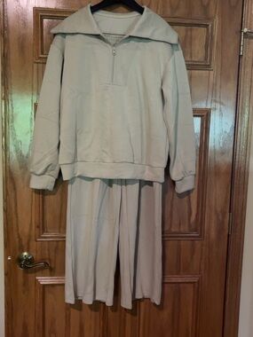 Neutral Beige Stretch Top with Tag - Size L
